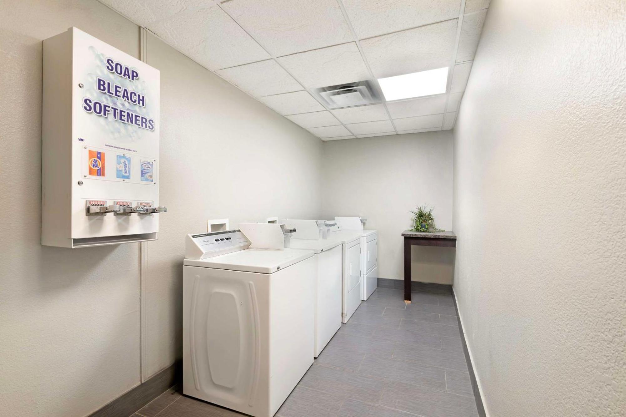 Best Western Plus Savannah Airport Inn&Suites Pooler Bagian luar foto